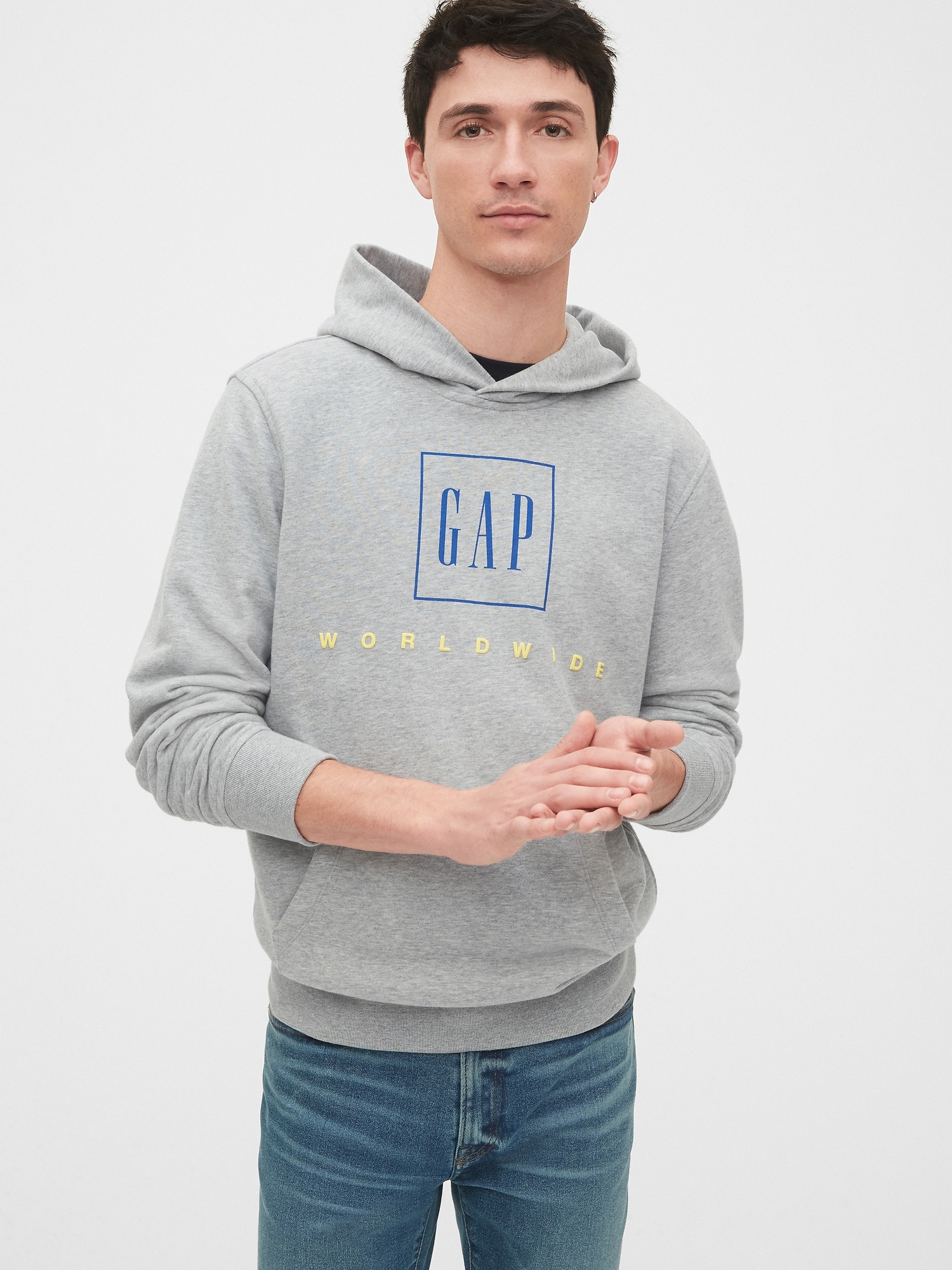 Gap Logo Grafik Sweatshirt. 1