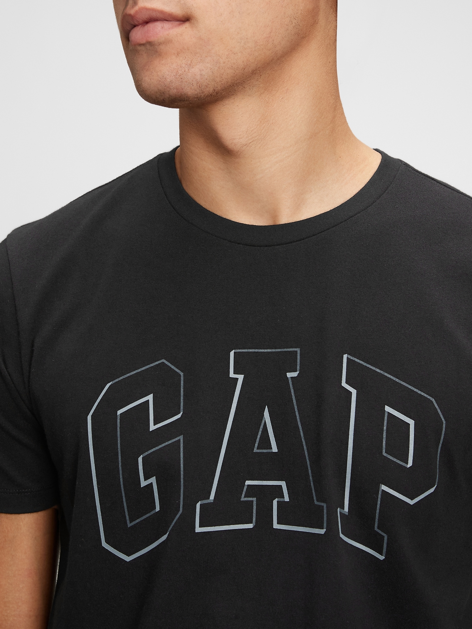 Gap Logo T-Shirt. 4