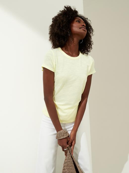 Kadın Sarı Yuvarlak Yakalı Kısa Kollu T-Shirt