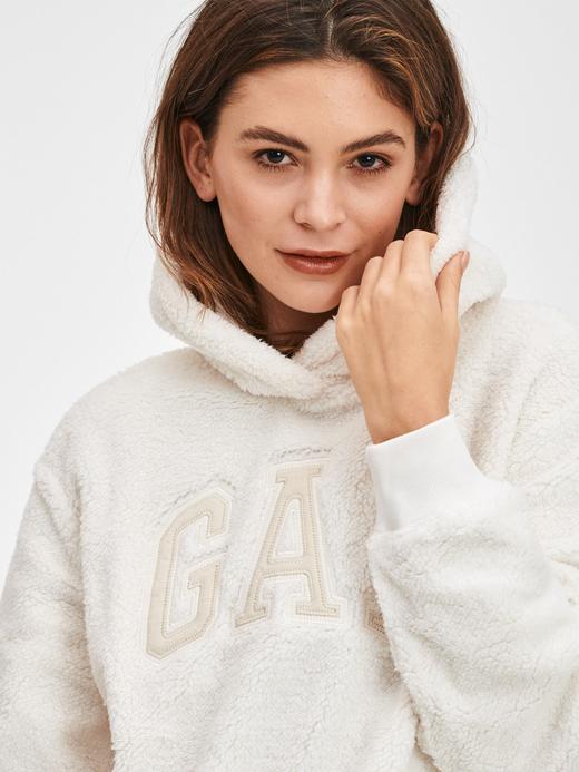Kadın Beyaz Gap Logo Peluş Sweatshirt