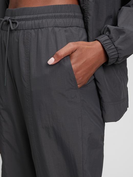 Kadın Kahverengi GapFit Crinkle Jogger Pantolon