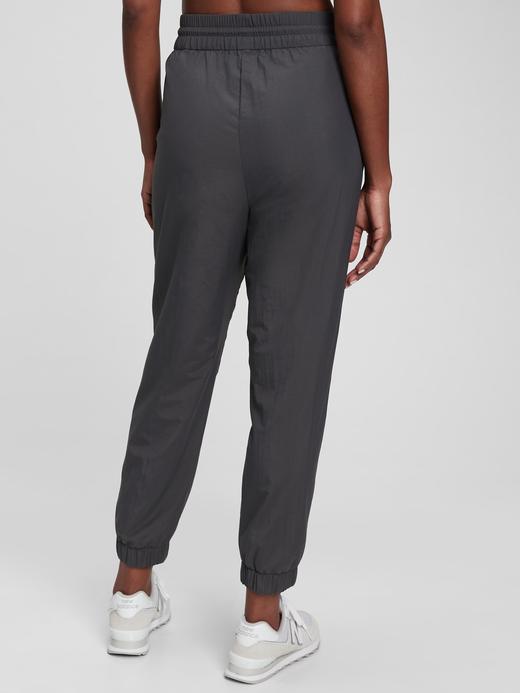 Kadın Kahverengi GapFit Crinkle Jogger Pantolon
