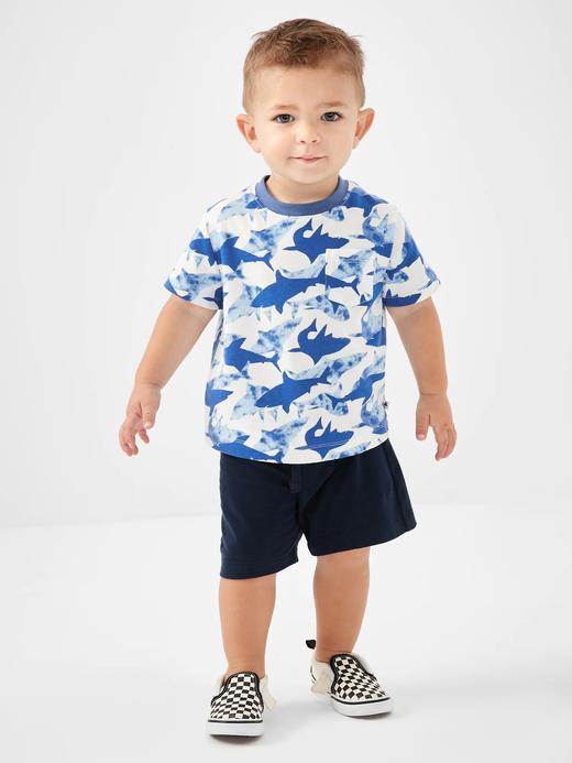 Erkek Bebek Mavi Cep Detaylı Grafik Baskılı T-Shirt