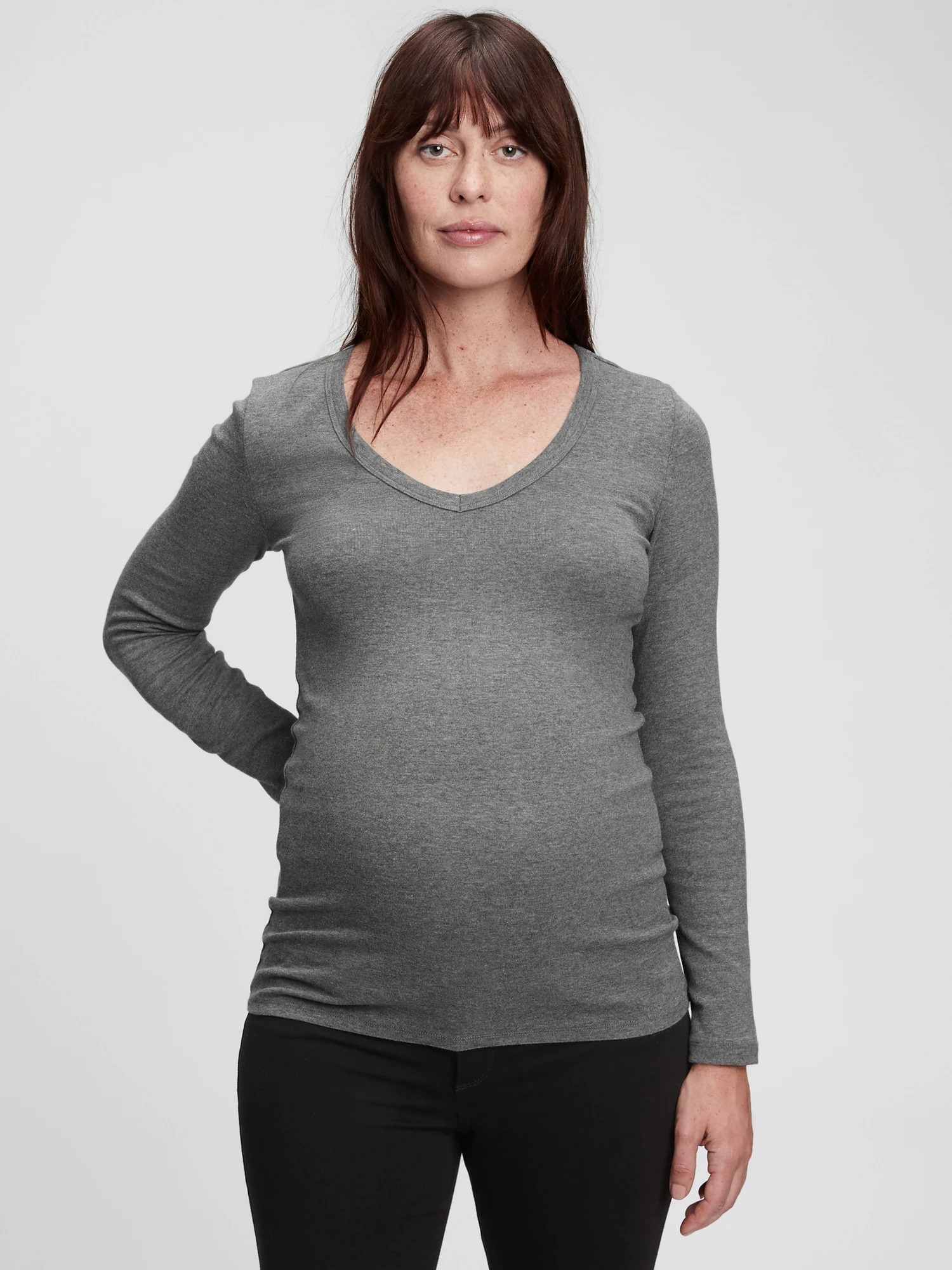 Gap Maternity Modern V Yaka T-Shirt. 1