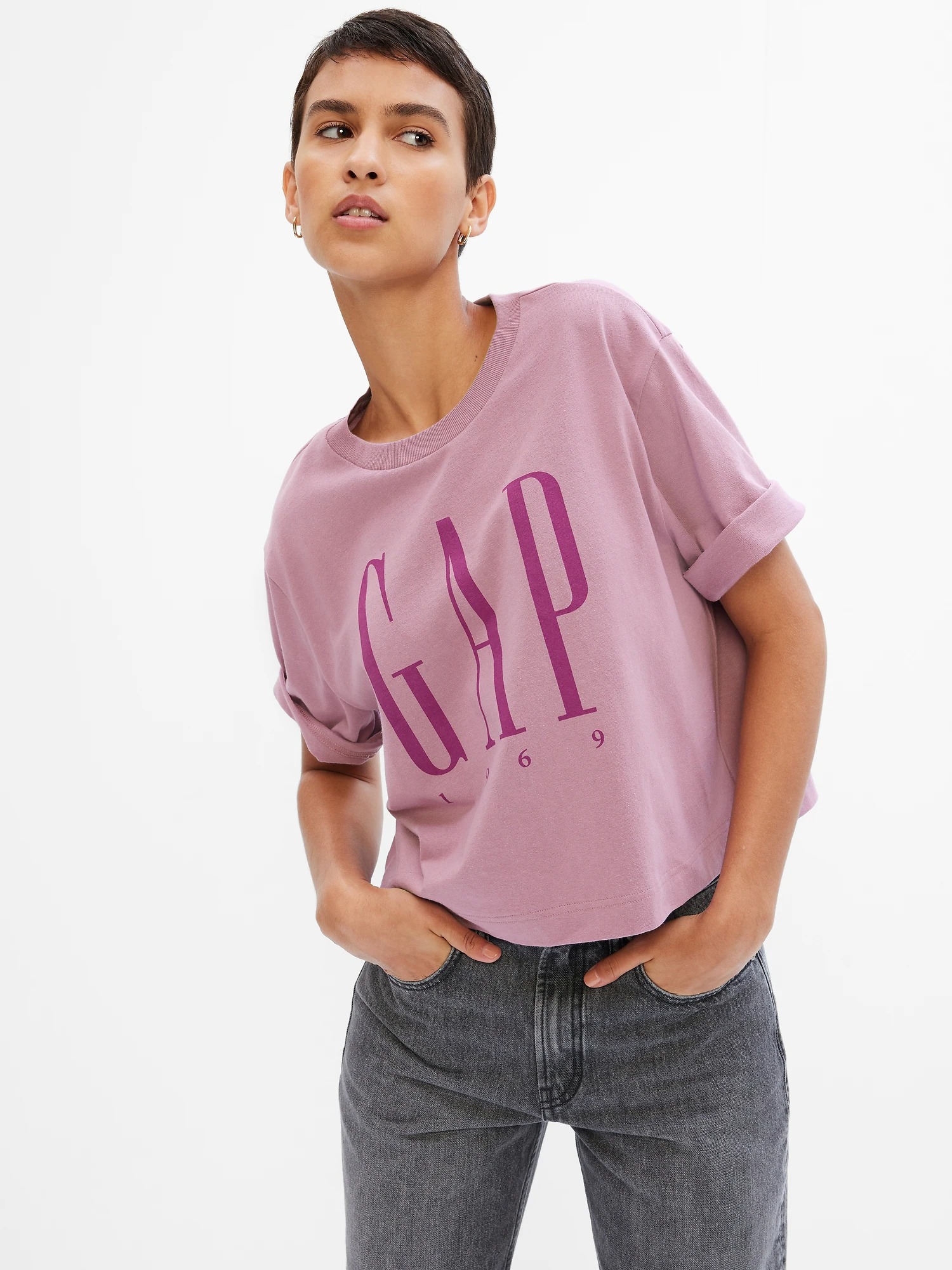 Gap Logo Boxy Jarse T-Shirt. 1