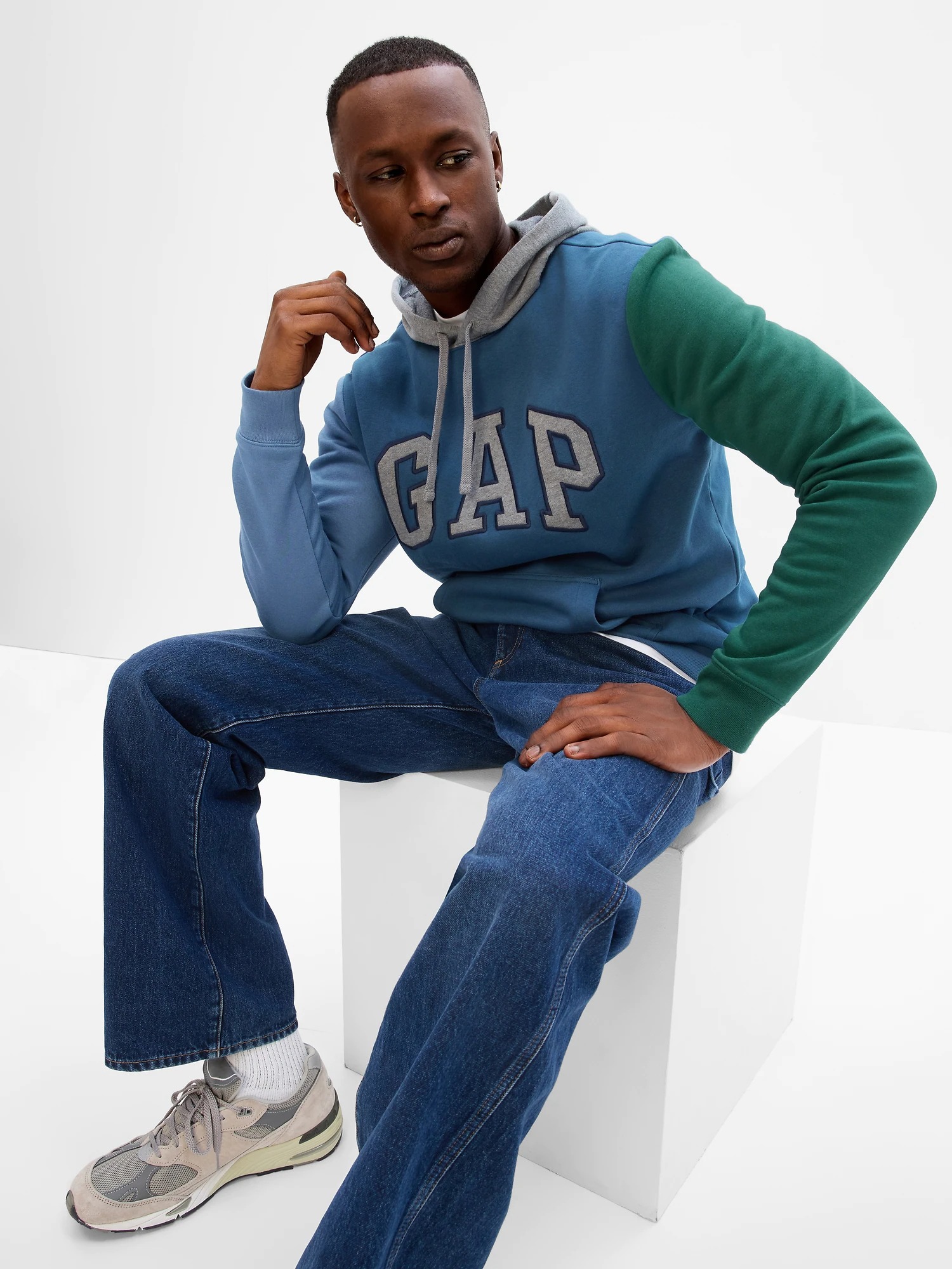 Gap Logo Colorblock Kapüşonlu Sweatshirt. 1