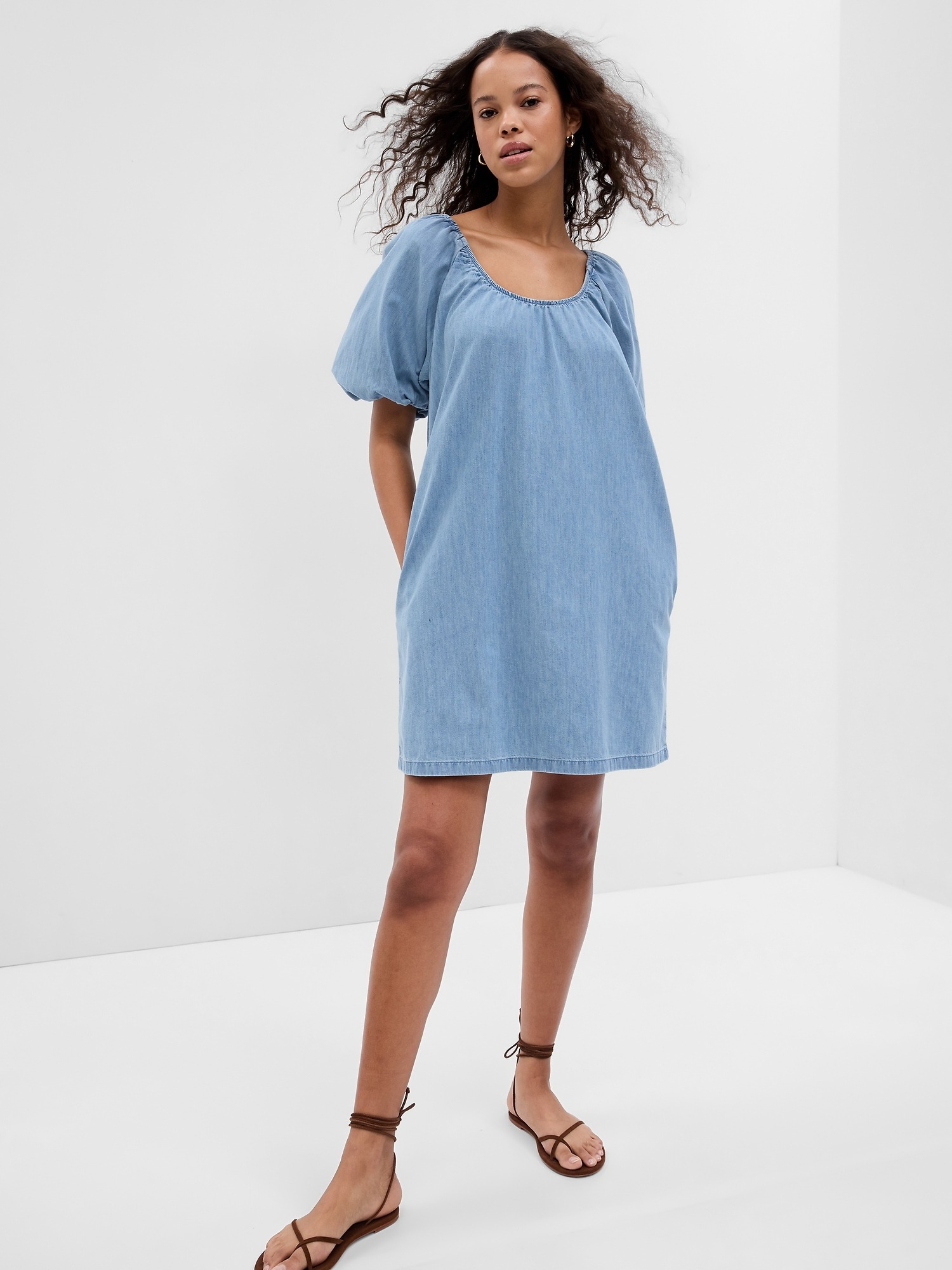 Gap %100 Organik Pamuk Denim Kabarık Kol Mini Washwell™ Elbise. 1