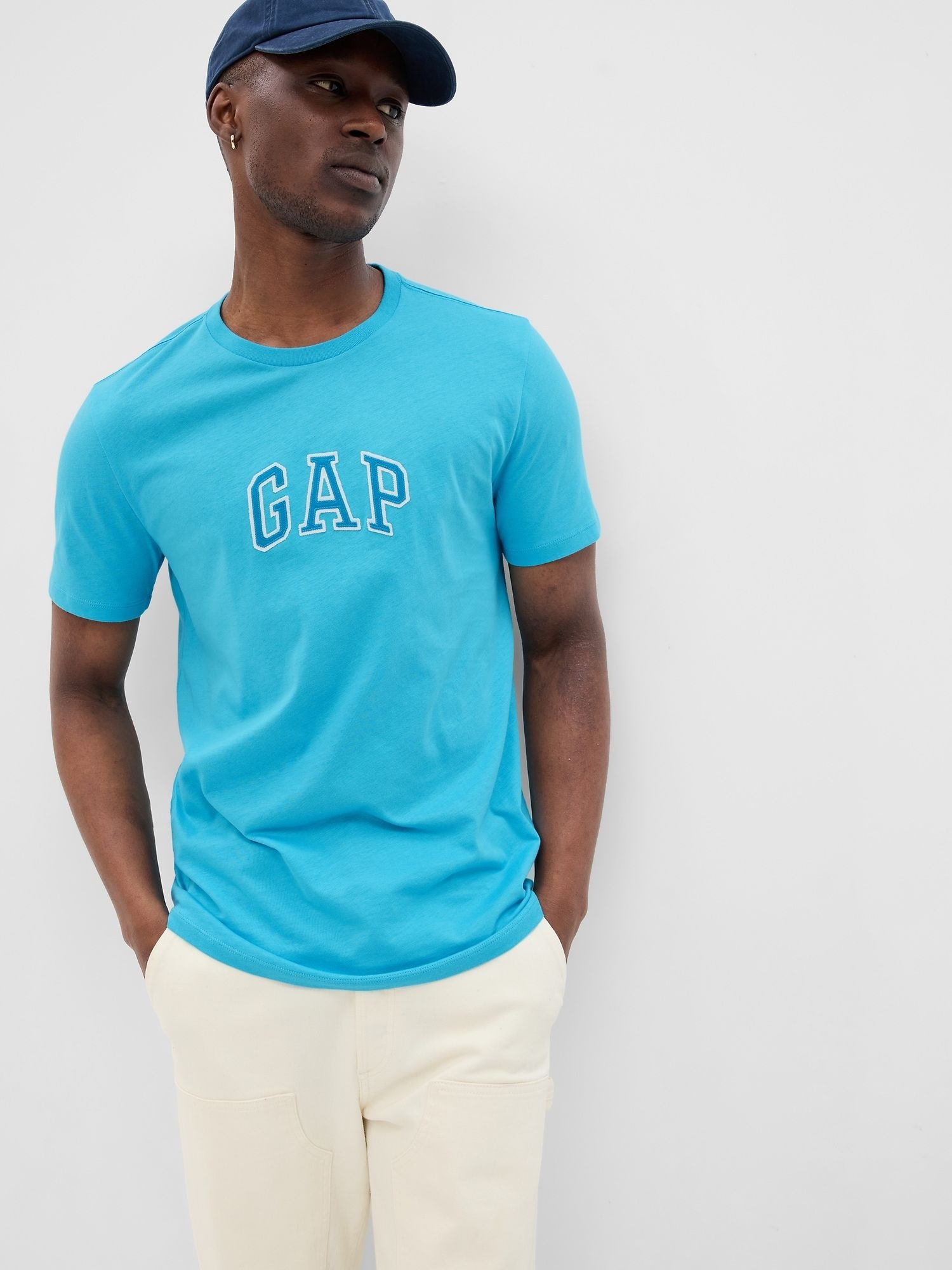 Gap Gap Logo T-Shirt. 1