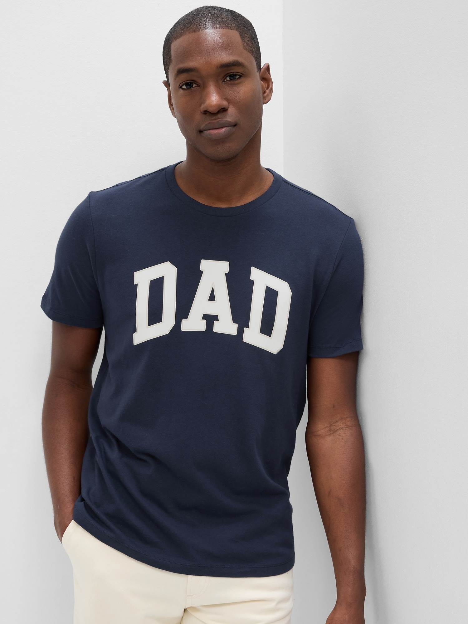 Gap Dad Grafikli T-Shirt. 1