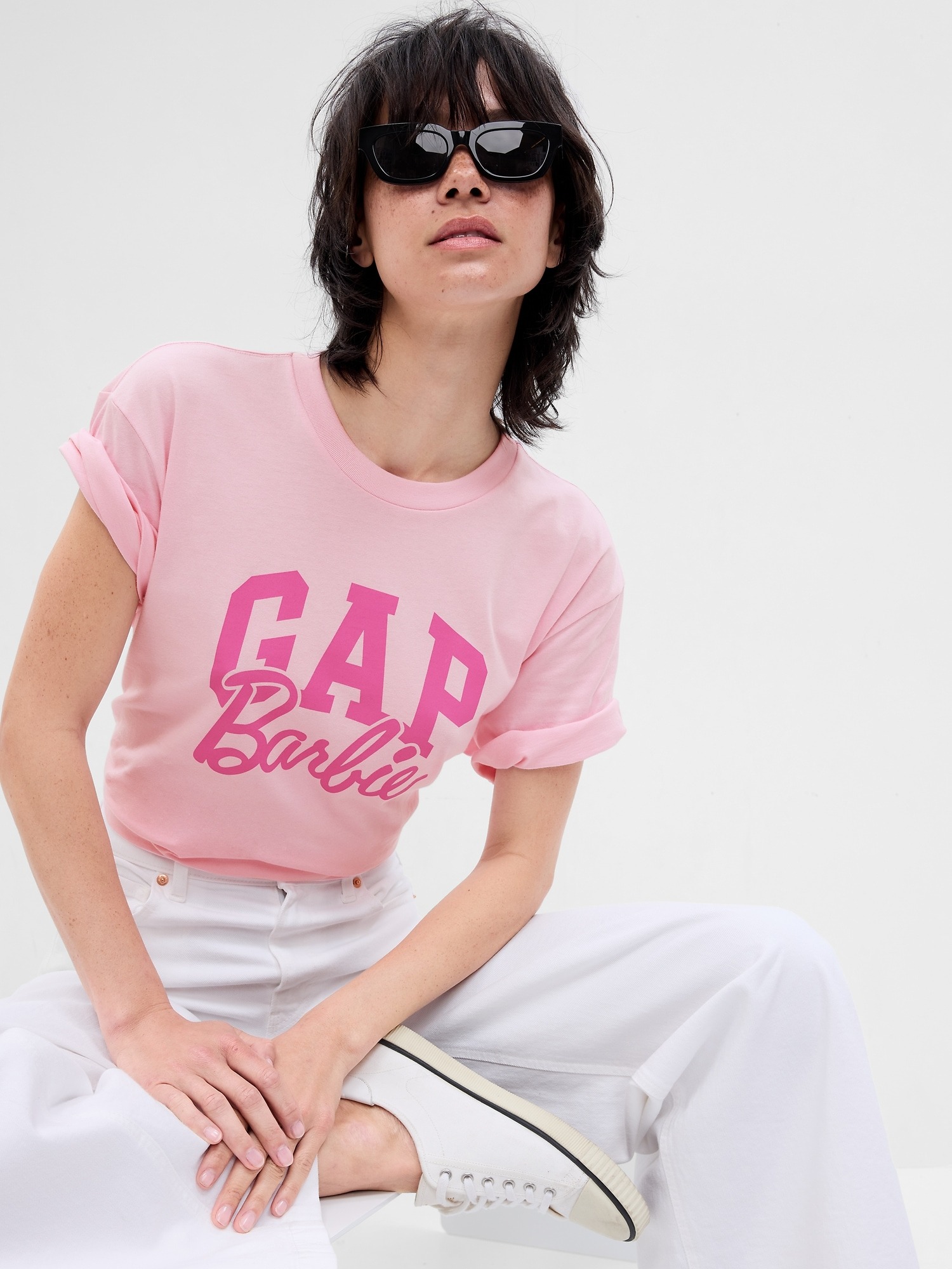Gap Gap × Barbie™ Logo T-Shirt. 1